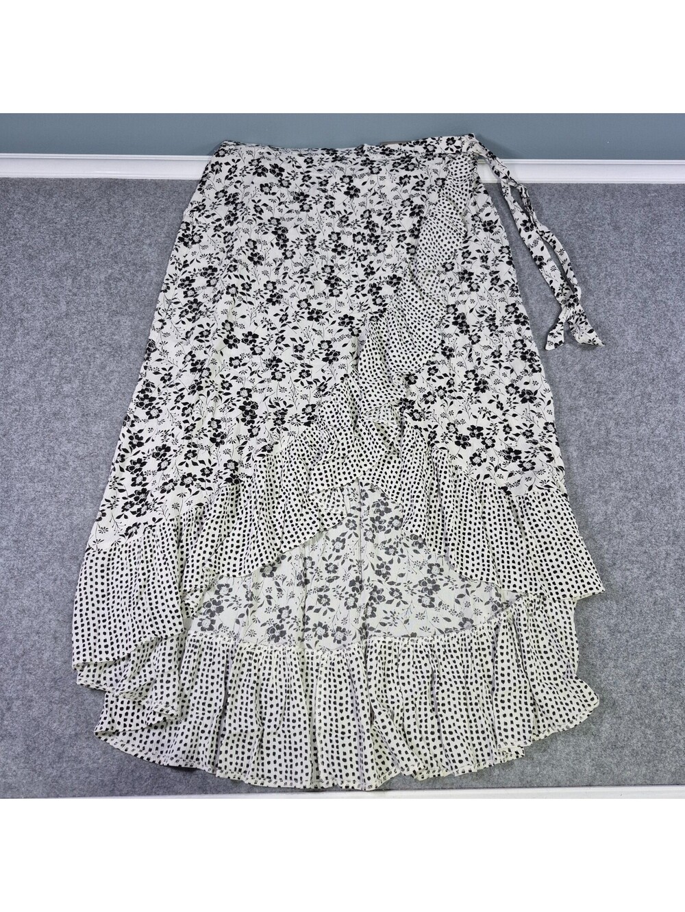 Maurcies Floral Asymmetric Skirt Black & White Sz L Boho Bohemian